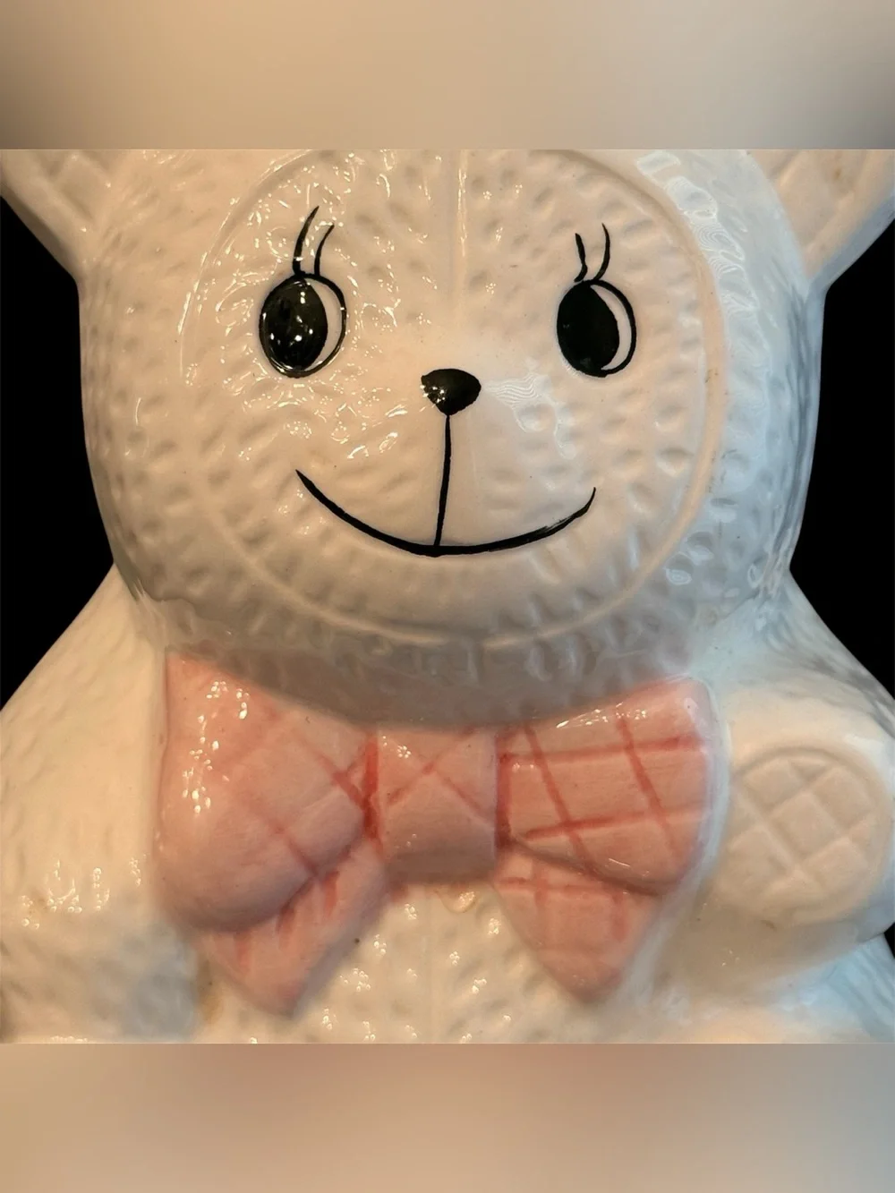 Vintage Embossed Bear Vase/Planter Decor - Picture 4 of 10